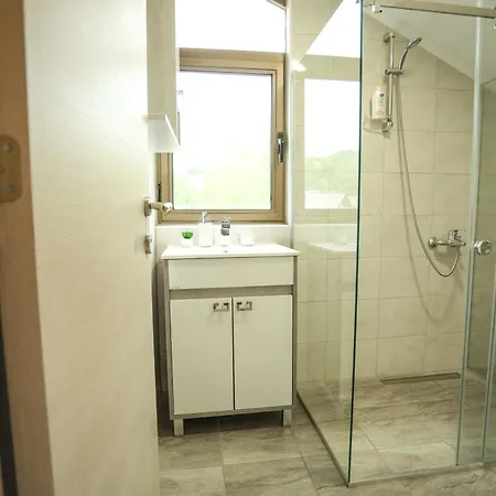 Апартаменты Smestaj Paramun *